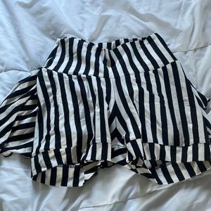 Harmonic threads bustle shorts